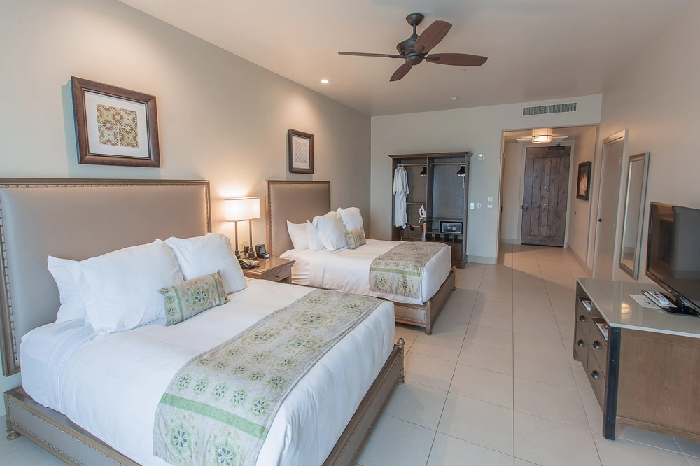 double queen accessible room with tv