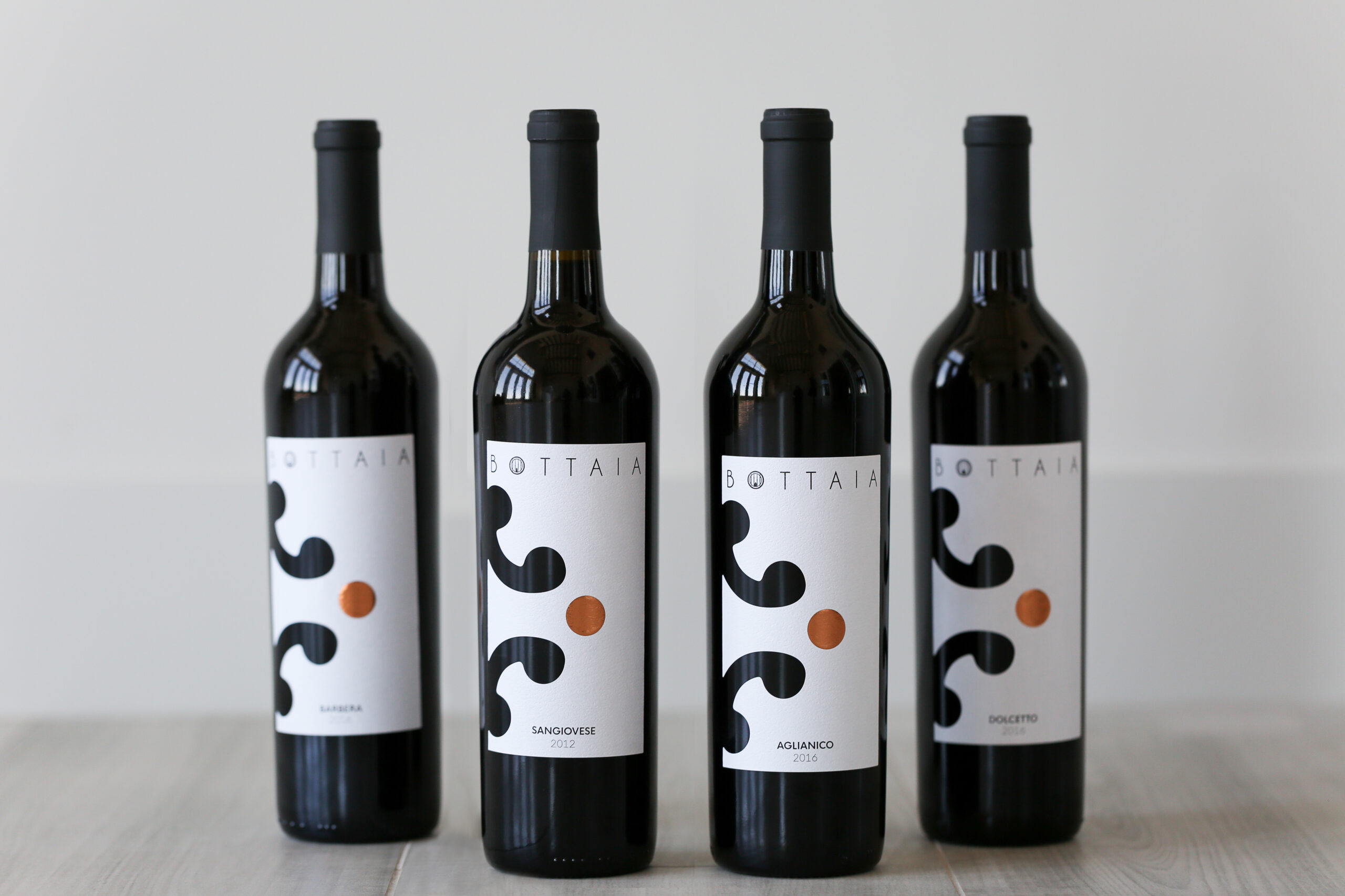 4 Bottaia wine bottles